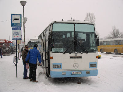 Autobus před cestou skrze kalamitu
