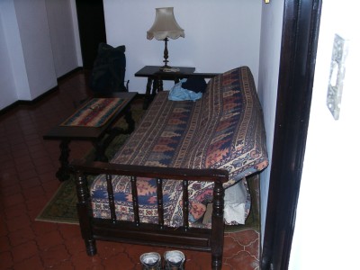 My hotel bedroom, living without insect